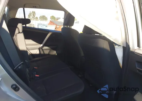 2018 Toyota Rav4 Le z USA, uszkodzony, nr VIN JTMZFREV2JJ210285